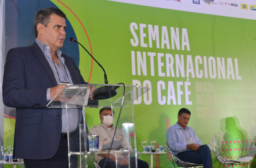  Governador em exercício, Paulo Brant destaca importância do café em feira internacional no Expominas, em BH